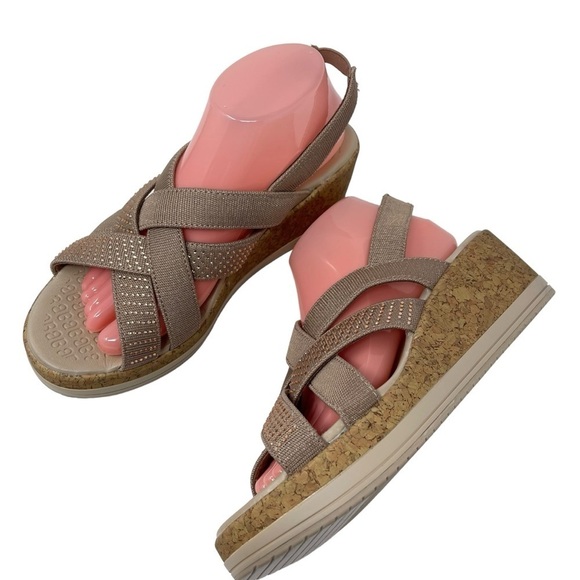 Bzees Ritz Women’s Size 9 Wide shimmery wedge Sandals New - Picture 1 of 9